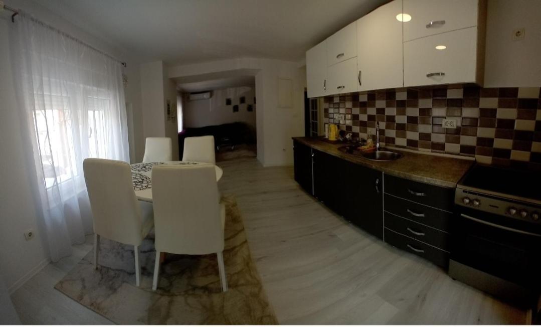 Apartment Centar Of City Mostar Exterior photo